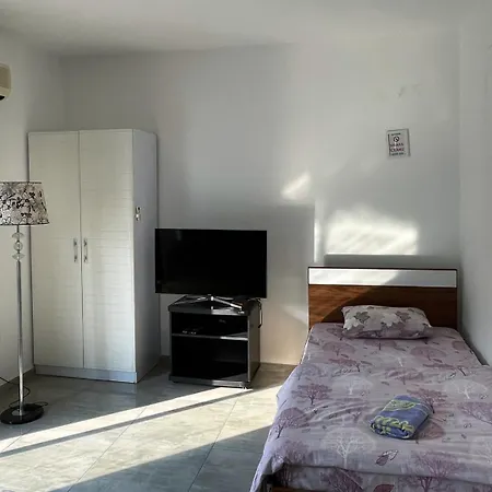 Rix * Kyrenia (Northern Cyprus)