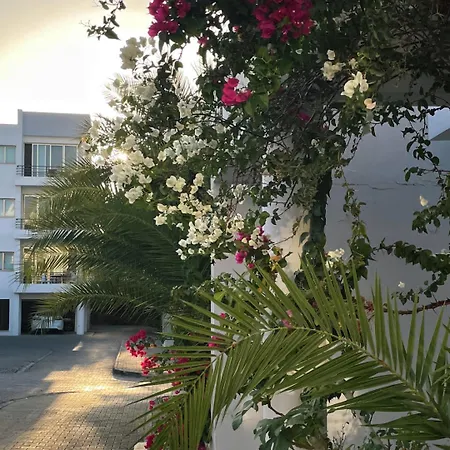 Rix Kiralama, Ortak Banyo Mutfak Kyrenia (Northern Cyprus)